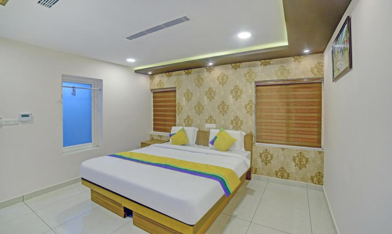 Treebo Trip Majestic Inn Thampanoor Thiruvananthapuram Exterior photo