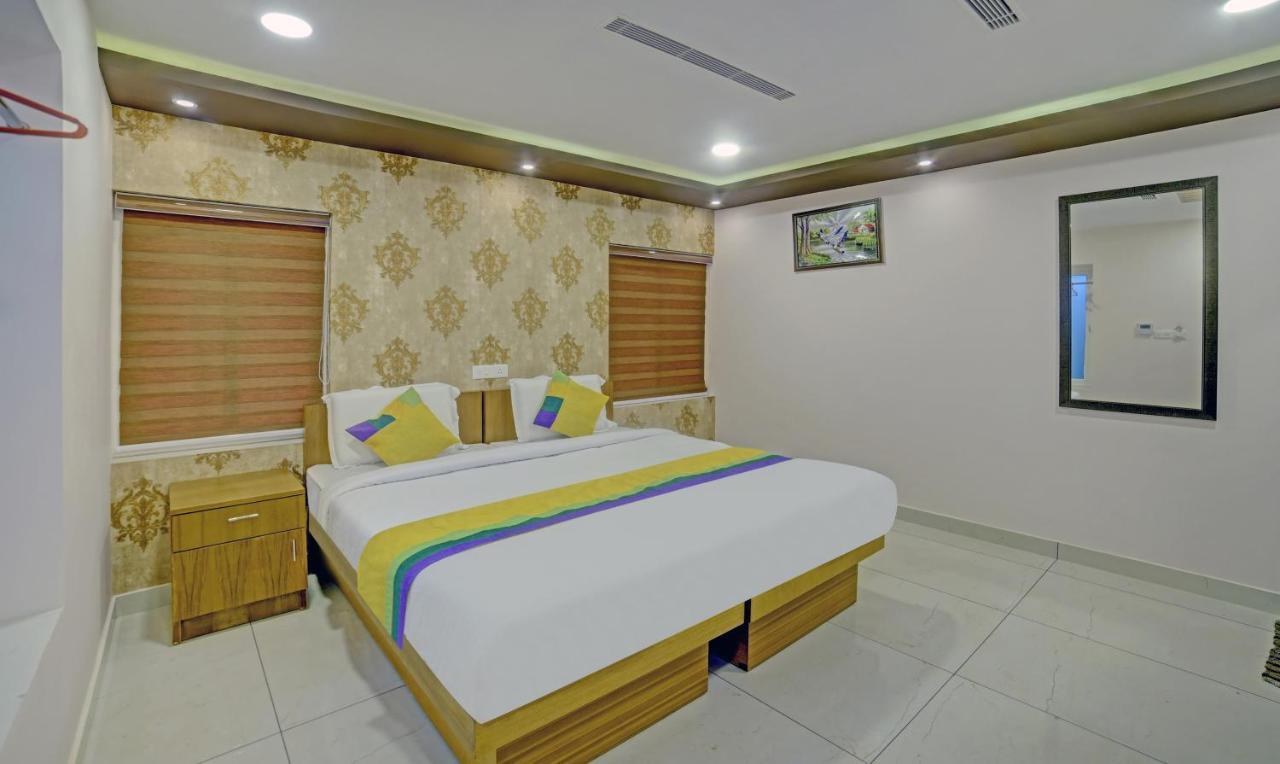 Treebo Trip Majestic Inn Thampanoor Thiruvananthapuram Exterior photo