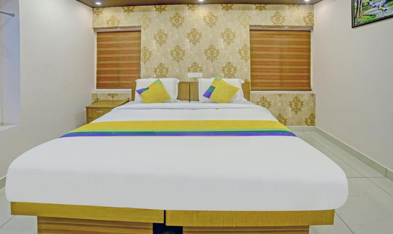 Treebo Trip Majestic Inn Thampanoor Thiruvananthapuram Exterior photo