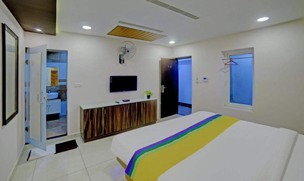 Treebo Trip Majestic Inn Thampanoor Thiruvananthapuram Exterior photo