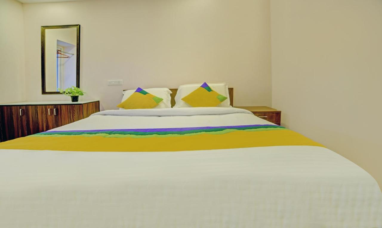 Treebo Trip Majestic Inn Thampanoor Thiruvananthapuram Exterior photo