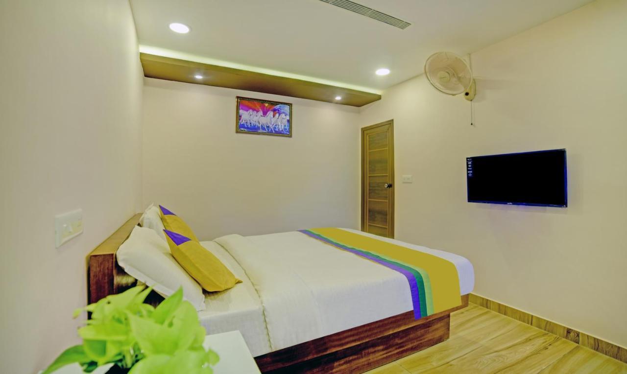 Treebo Trip Majestic Inn Thampanoor Thiruvananthapuram Exterior photo