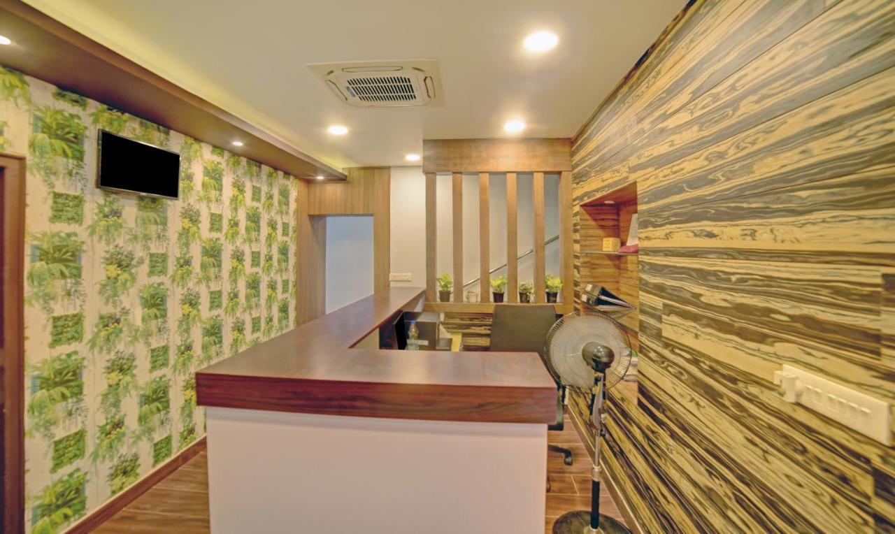 Treebo Trip Majestic Inn Thampanoor Thiruvananthapuram Exterior photo